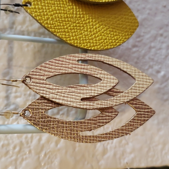 Leather earrings - Picture 5 of 8